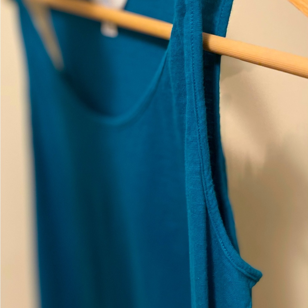 TURQUOISE TANK TOP WITH CUTE KNOT TIES ON SHOULDERS!